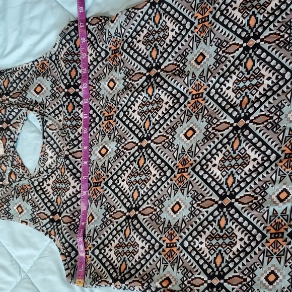 Aztec pattern tank - Picture 5 of 7
